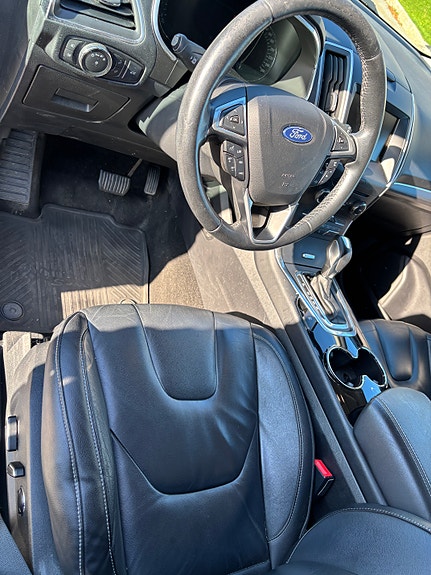 Ford S-MAX 9 of 25