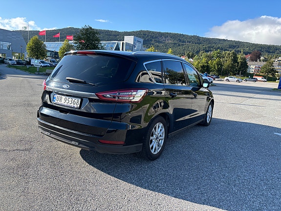 Ford S-MAX 4 of 25