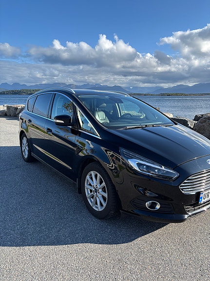 Ford S-MAX 5 of 25