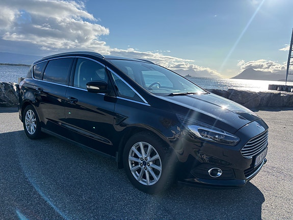 Ford S-MAX 3 of 25