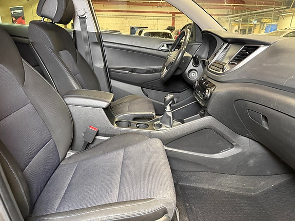 Hyundai Tucson 15 of 30