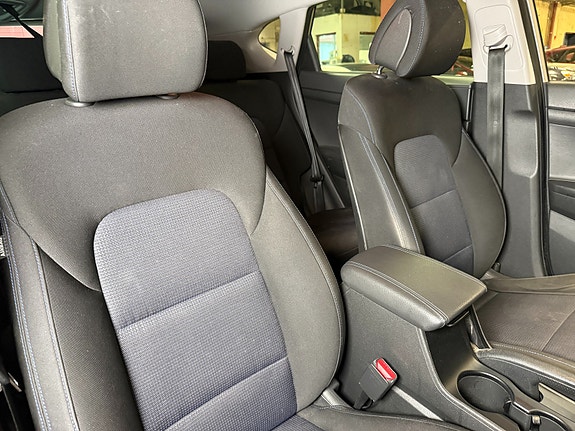 Hyundai Tucson 17 of 30