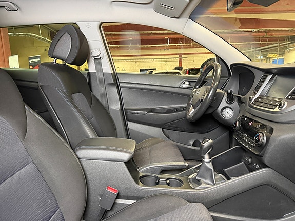 Hyundai Tucson 16 of 30