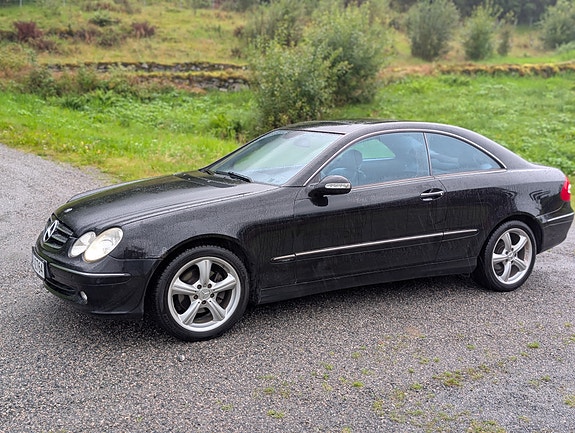Mercedes-Benz CLK200 3 of 14
