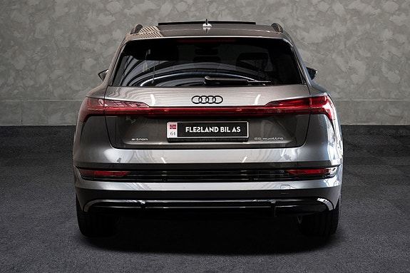 Audi e-tron 7 of 25
