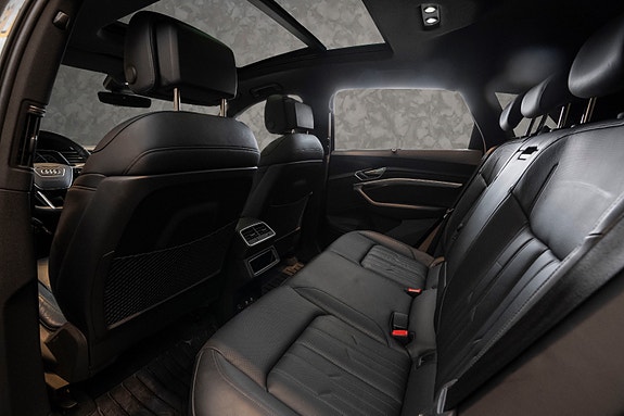 Audi e-tron 21 of 25