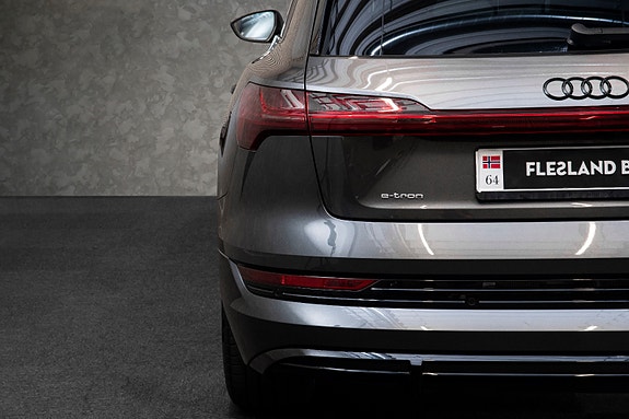 Audi e-tron 8 of 25