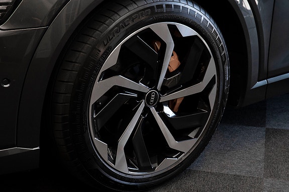 Audi e-tron 6 of 25