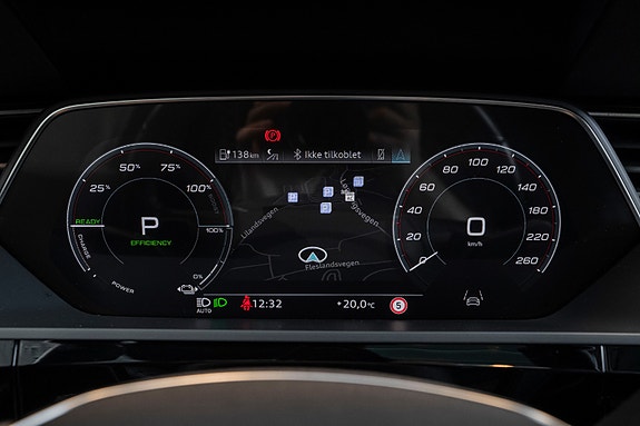 Audi e-tron 11 of 25