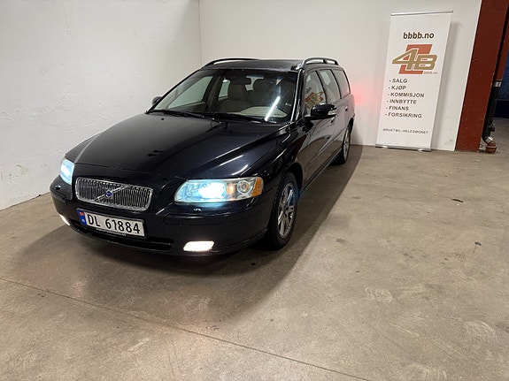 Volvo V70 2 of 30