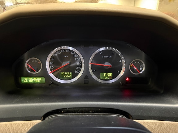 Volvo V70 17 of 30