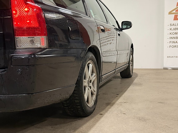 Volvo V70 11 of 30