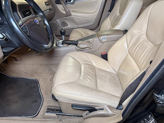 Volvo V70 30 of 30