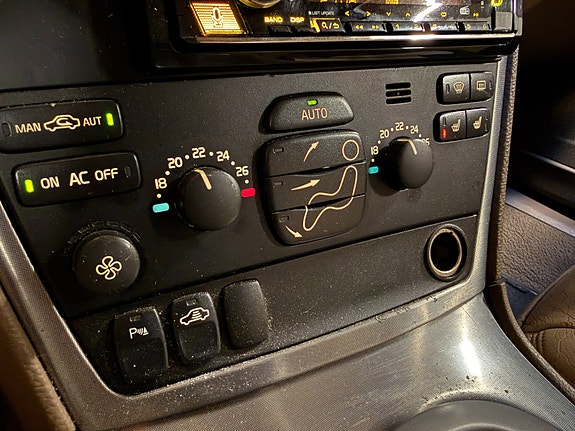 Volvo V70 19 of 30