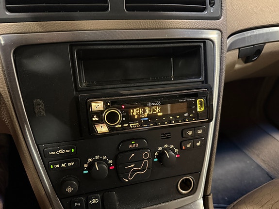 Volvo V70 18 of 30