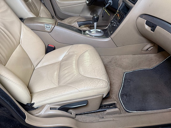 Volvo V70 26 of 30