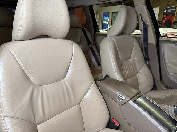 Volvo V70 28 of 30