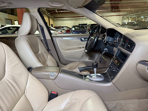 Volvo V70 27 of 30