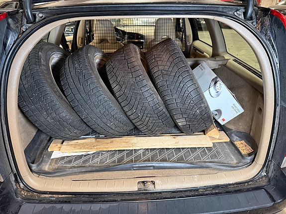 Volvo V70 20 of 30