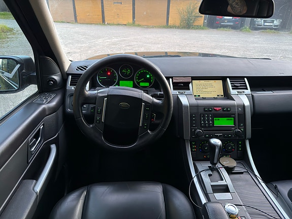 Land Rover Range Rover 11 of 16