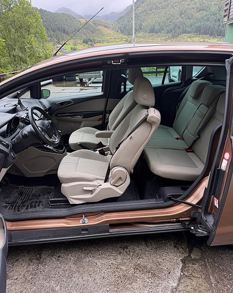 Ford B-MAX 5 of 7
