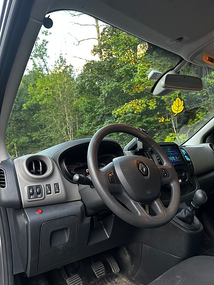 Renault Trafic 15 of 23