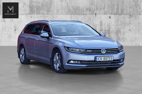 Volkswagen Passat 2 of 30