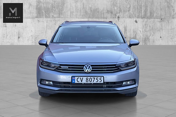 Volkswagen Passat 3 of 30
