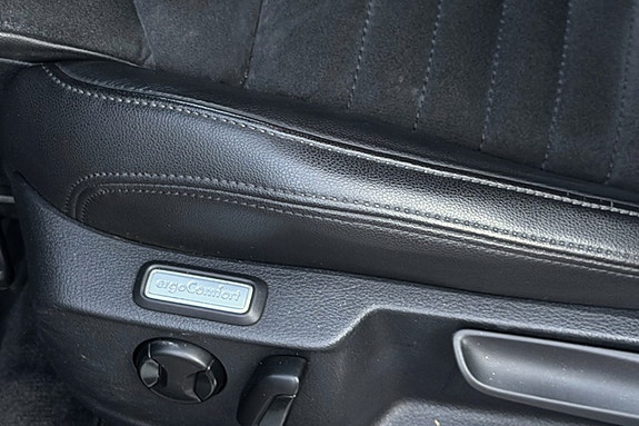 Volkswagen Passat 17 of 30