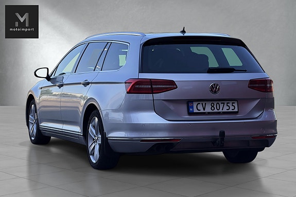 Volkswagen Passat 12 of 30