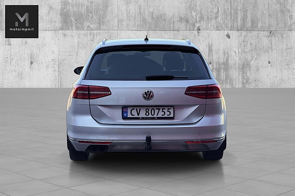Volkswagen Passat 13 of 30