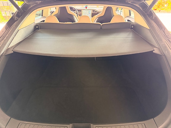 Tesla Model S 11 of 13