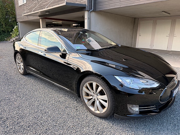 Tesla Model S 2 of 13