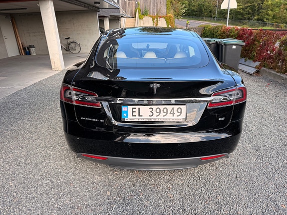 Tesla Model S 3 of 13