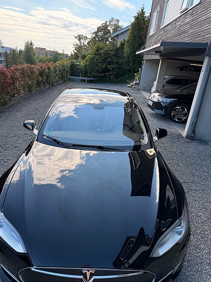 Tesla Model S 5 of 13