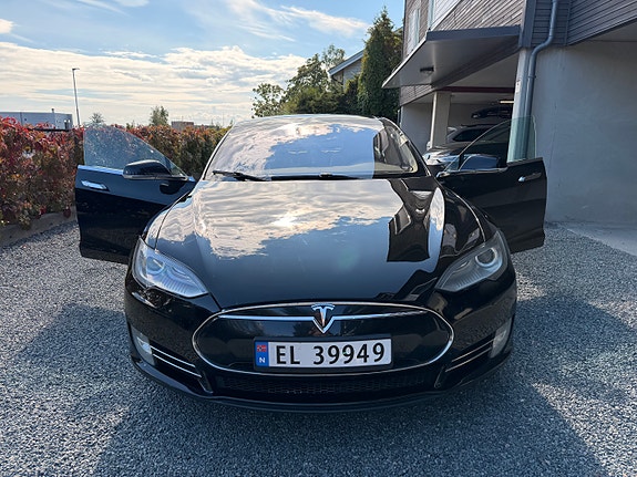 Tesla Model S 4 of 13