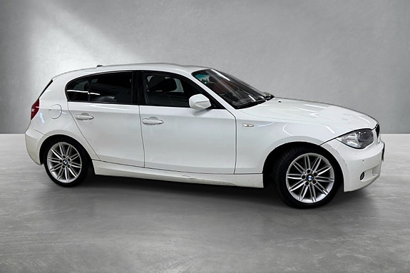 BMW 116d 4 of 23