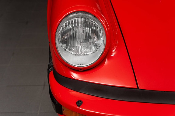 Porsche 911 15 of 30