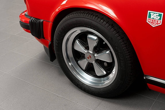 Porsche 911 16 of 30
