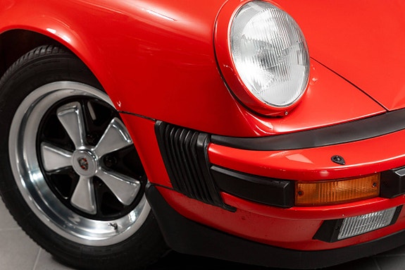 Porsche 911 11 of 30