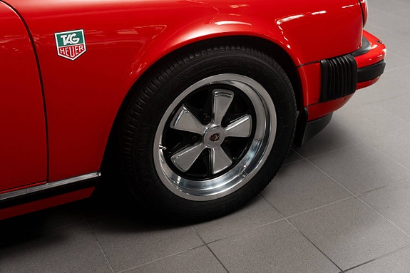 Porsche 911 18 of 30