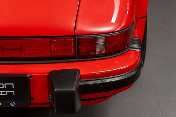 Porsche 911 6 of 30