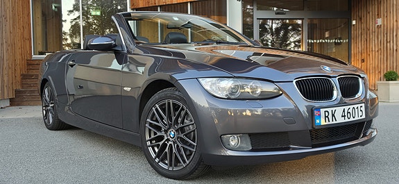 BMW 320i 5 of 23