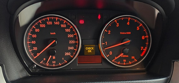 BMW 320i 23 of 23