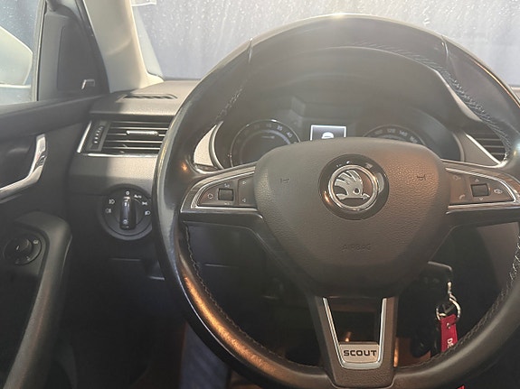 Skoda Octavia Scout 20 of 23