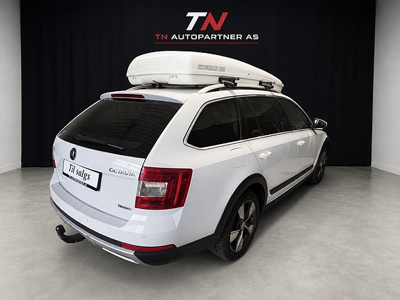 Skoda Octavia Scout 5 of 23