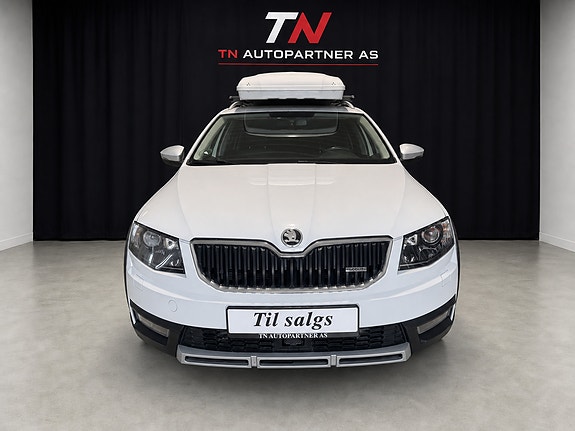 Skoda Octavia Scout 2 of 23