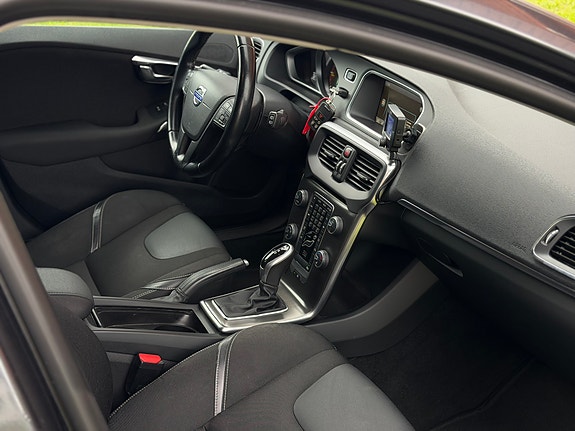Volvo V40 18 of 21
