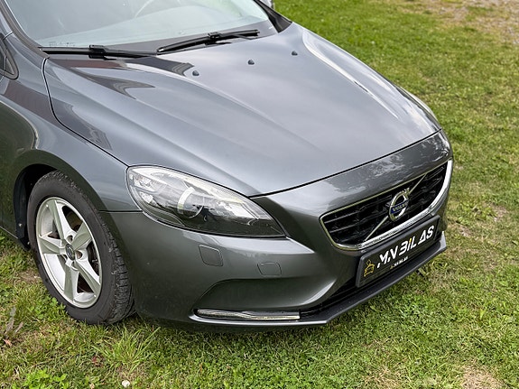 Volvo V40 4 of 21