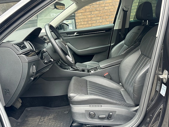 Skoda Superb 12 of 30
